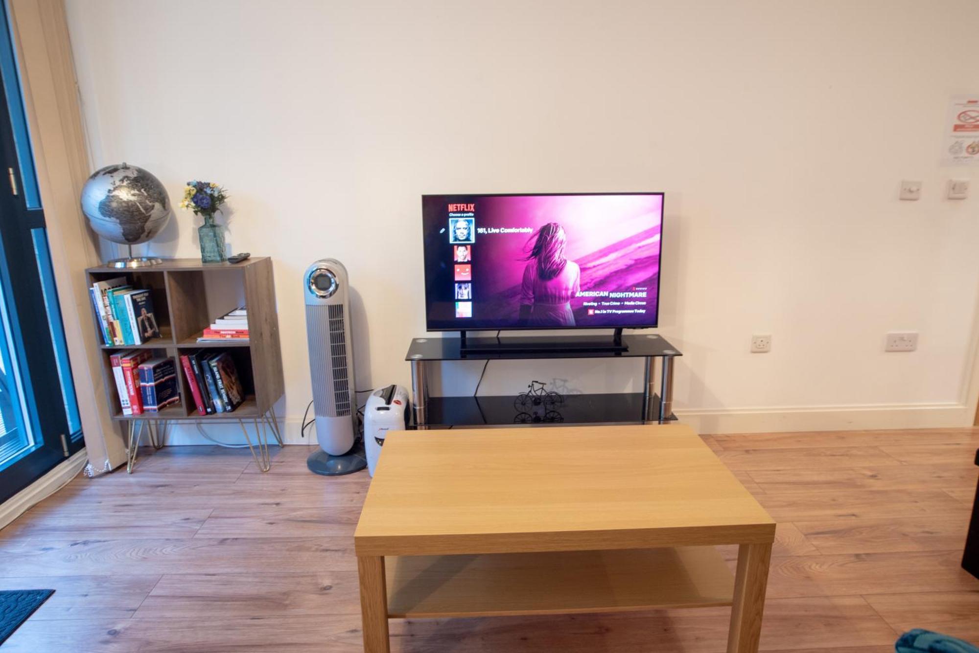 Spacious 1 Bed Apartment With Workspace, Coffee & Free Secure Parking برمنغهام المظهر الخارجي الصورة